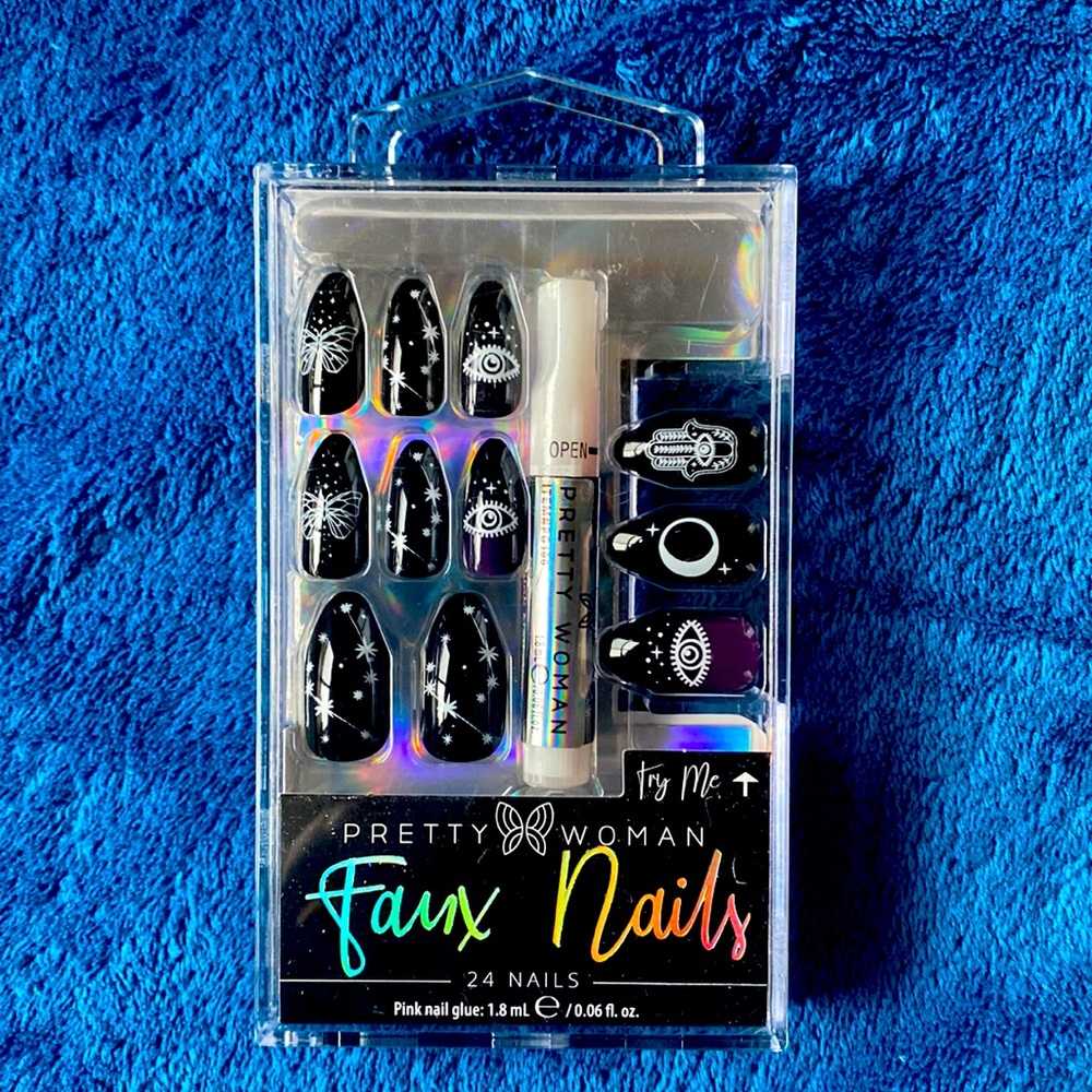 ❤️NEW❤️ Celestial Witch Faux Nail Set
